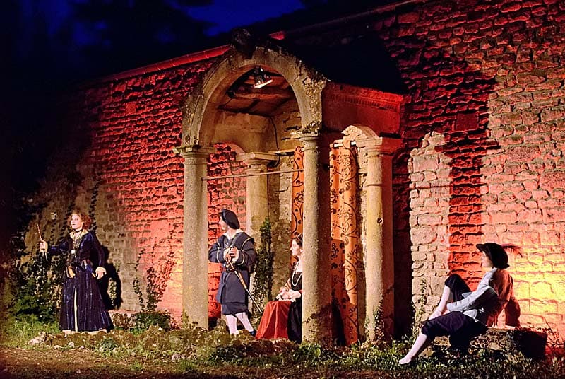 Visite de Langres avec l'Estival des Hallebardiers