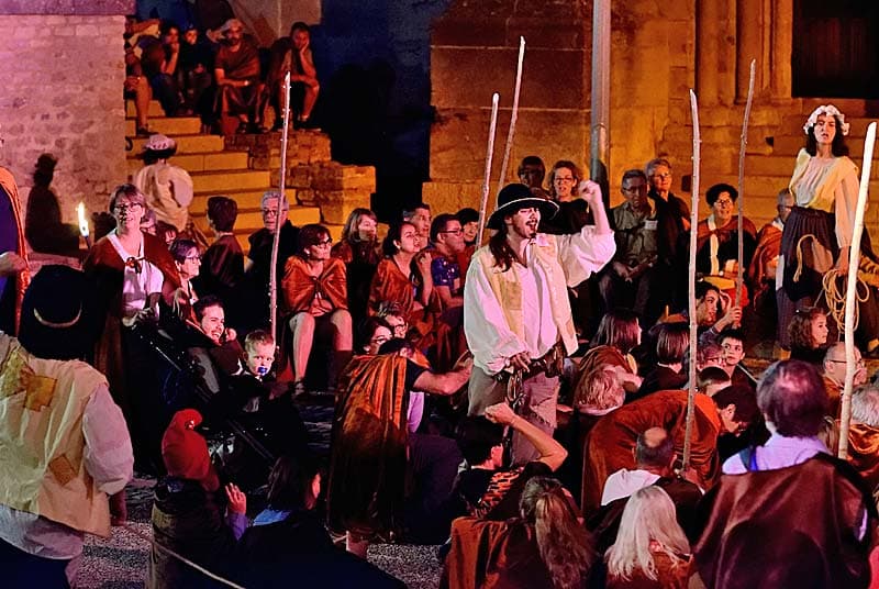 Visite de Langres avec l'Estival des Hallebardiers