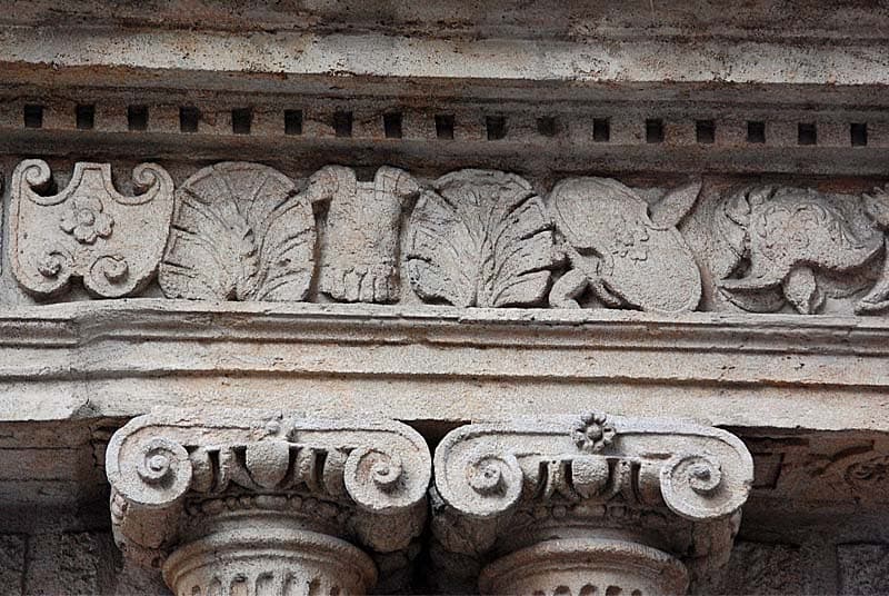 Façade Renaissance de la rue Saint-Didier à Langres