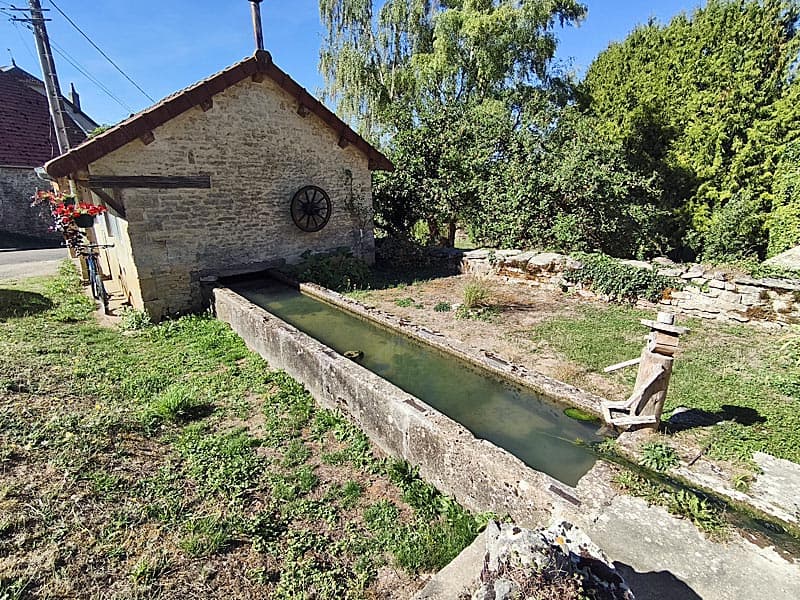 Fontaine-lavoir de Tronchoy