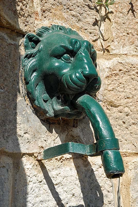 Fontaine à Noidant-le-Rocheux