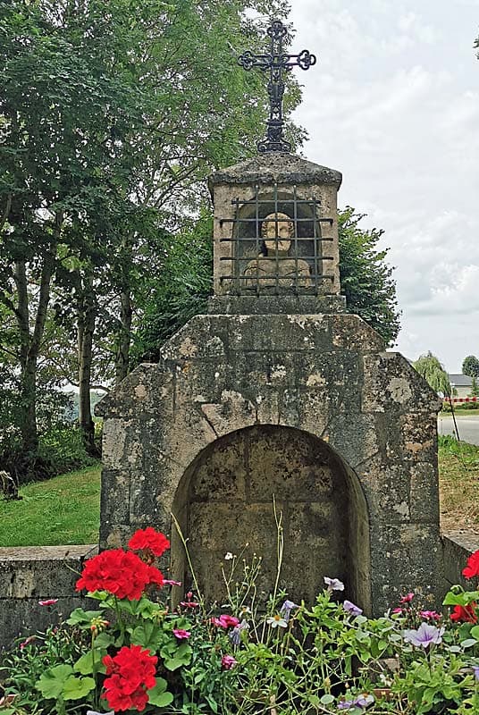 Fontaine Saint-Vinebault de Hûmes
