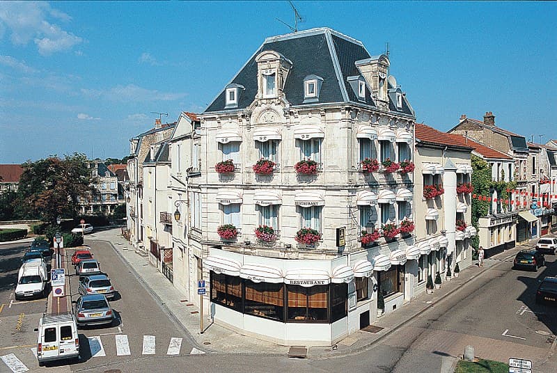 Hôtel les remparts à Chaumont