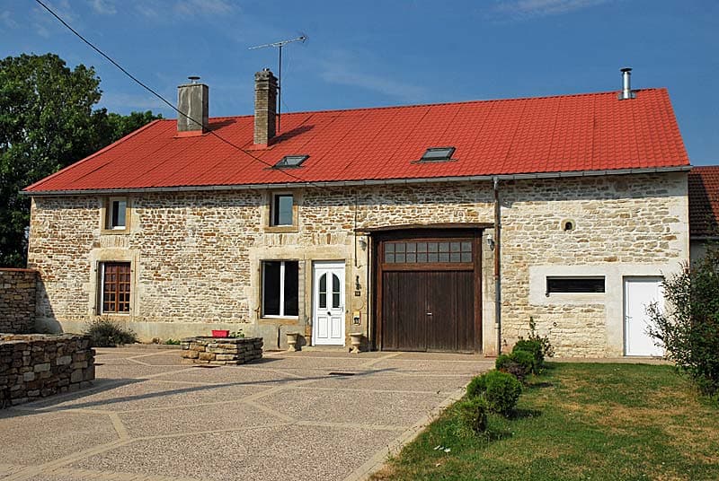 Maison à 3 chats à Choiseul