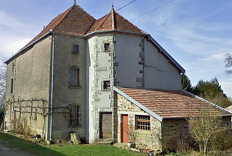Maison à tourelle à Fresnoy-en-Bassigny