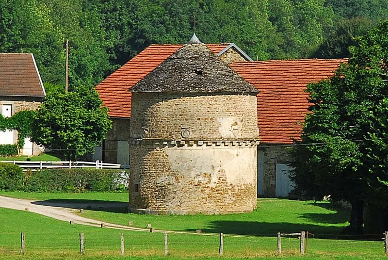 Pigeonnier de la ferme de la Valpelle à Brennes