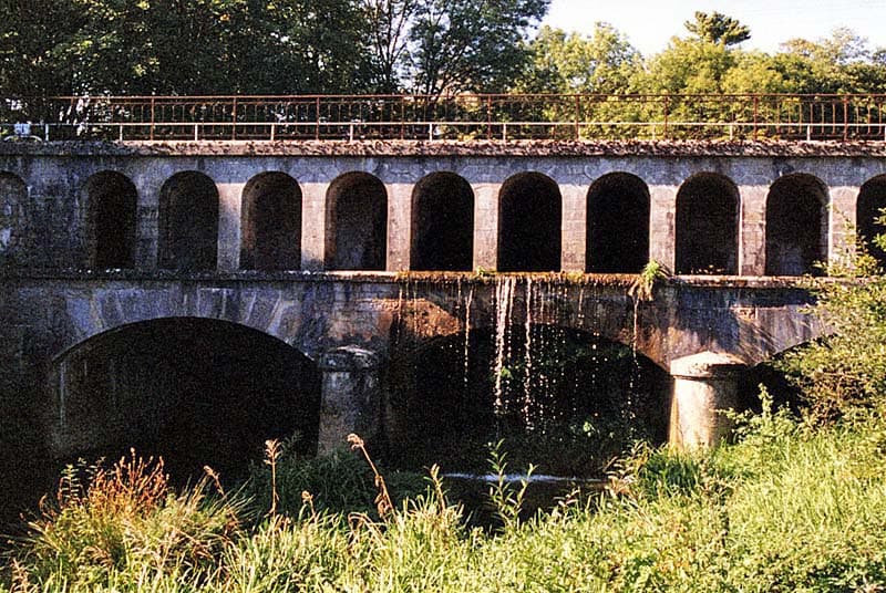 Pont-canal à Dommarien