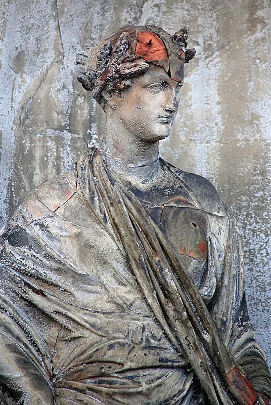 Statues de Mercure et Ceres à Langres