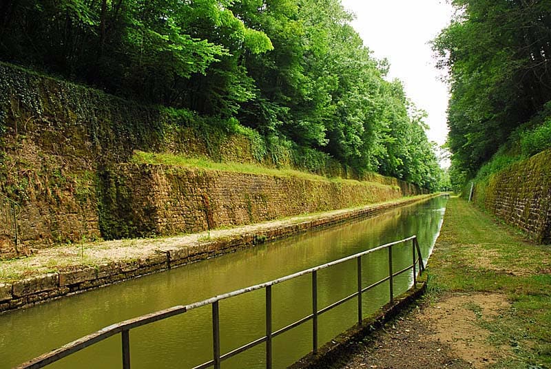 Tunnel du canal entre Champagne et Bourgogne à Noidant-Chatenoy