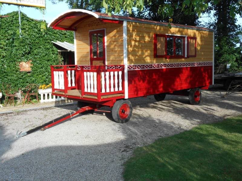 Camping Croix d'Arles, Roulotte