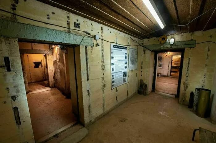 Visite libre du poste de commandement de la Flak (DCA) allemande