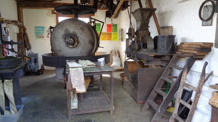 Démonstration à l'Huilerie de Boisroux