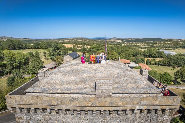 Suivez le guide au phare du Larzac !