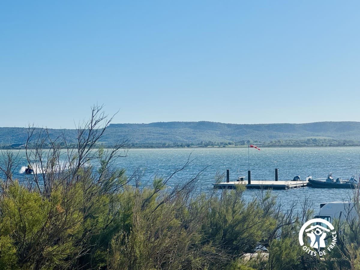 11G1381 - Vue sur Etang_1