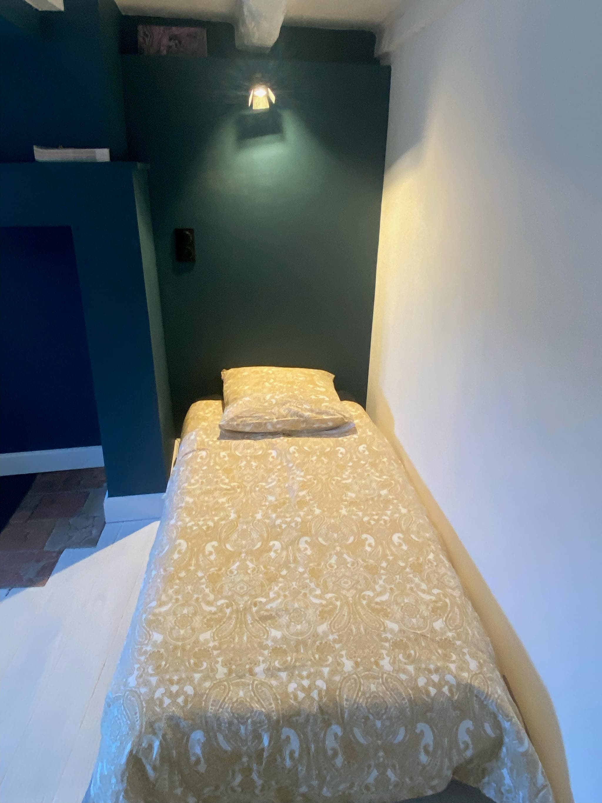 Chambre chez l'habitant - Lit- Aurignac Comminges Pyrénées