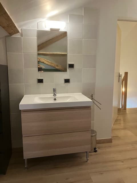 La Petite Maison - Anan - La chambre 2 salle d'eau- Comminges Pyrénées