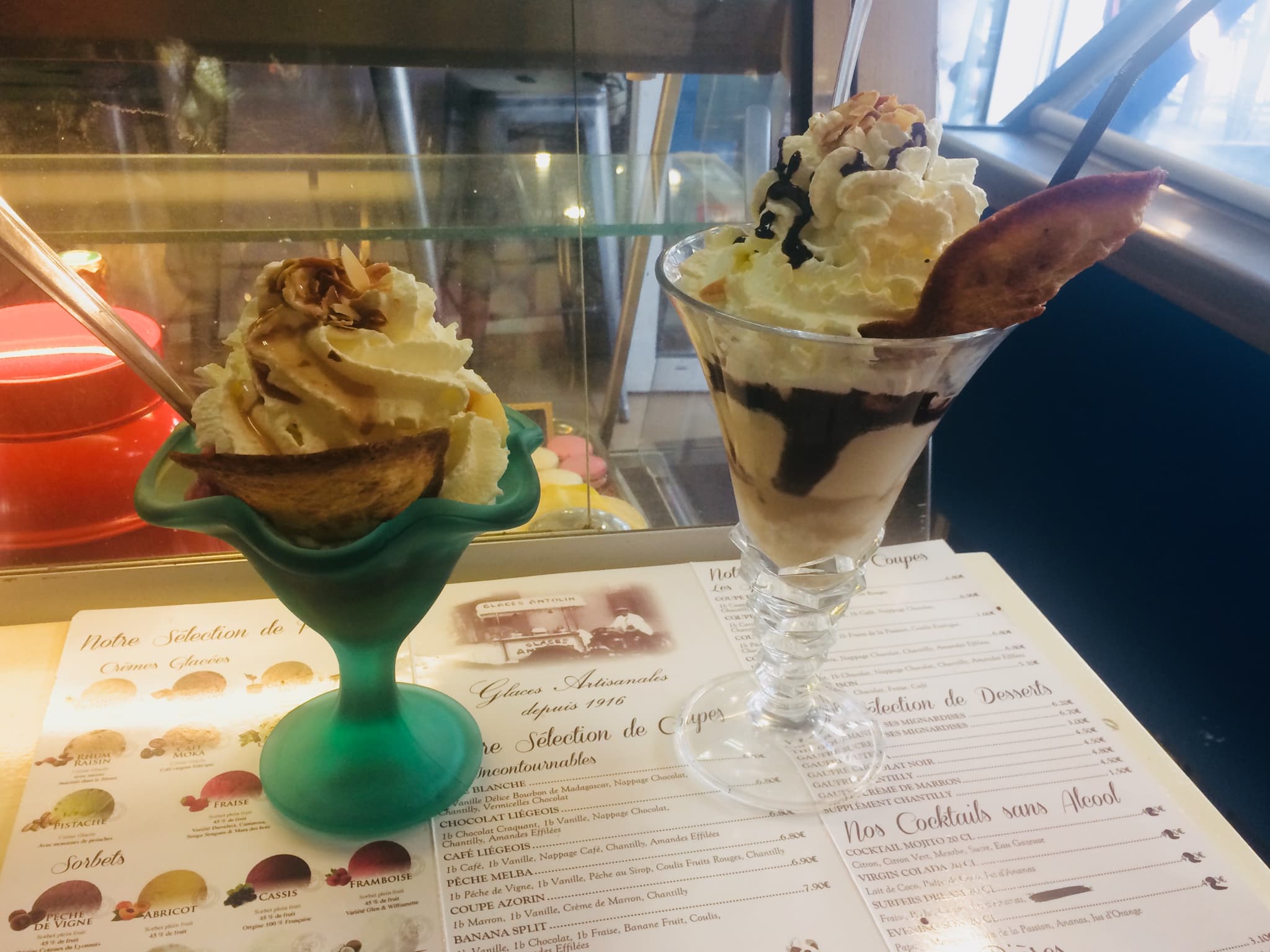CHEZ AZORIN_GLACE 1