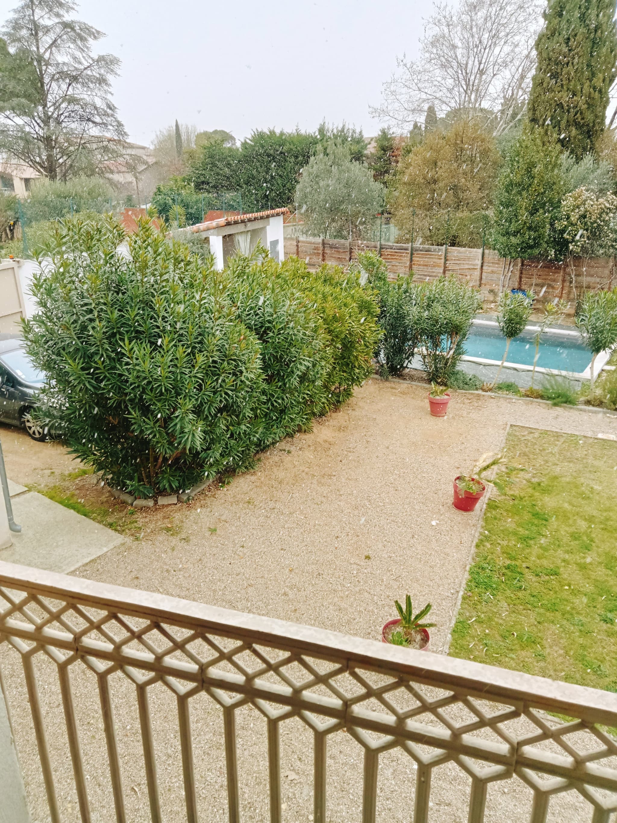 LA VUE SUR LE JARDIN