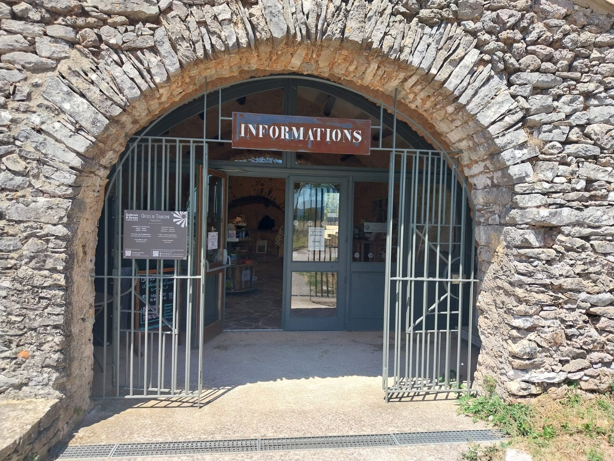 Entrée Office de tourisme de la Baume Auriol