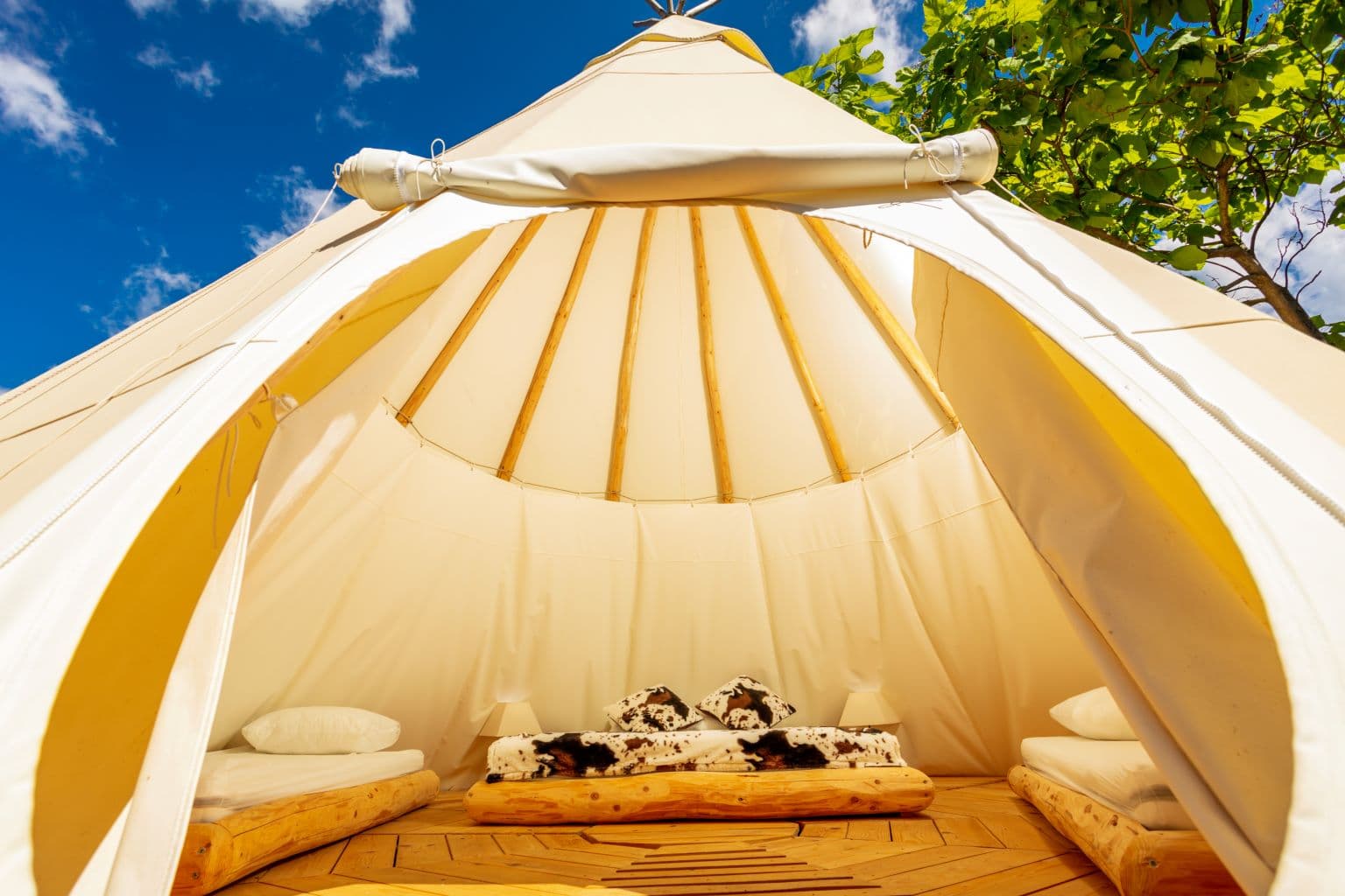 Tipi-vallee-du-jaur-camping-4-etoiles-2