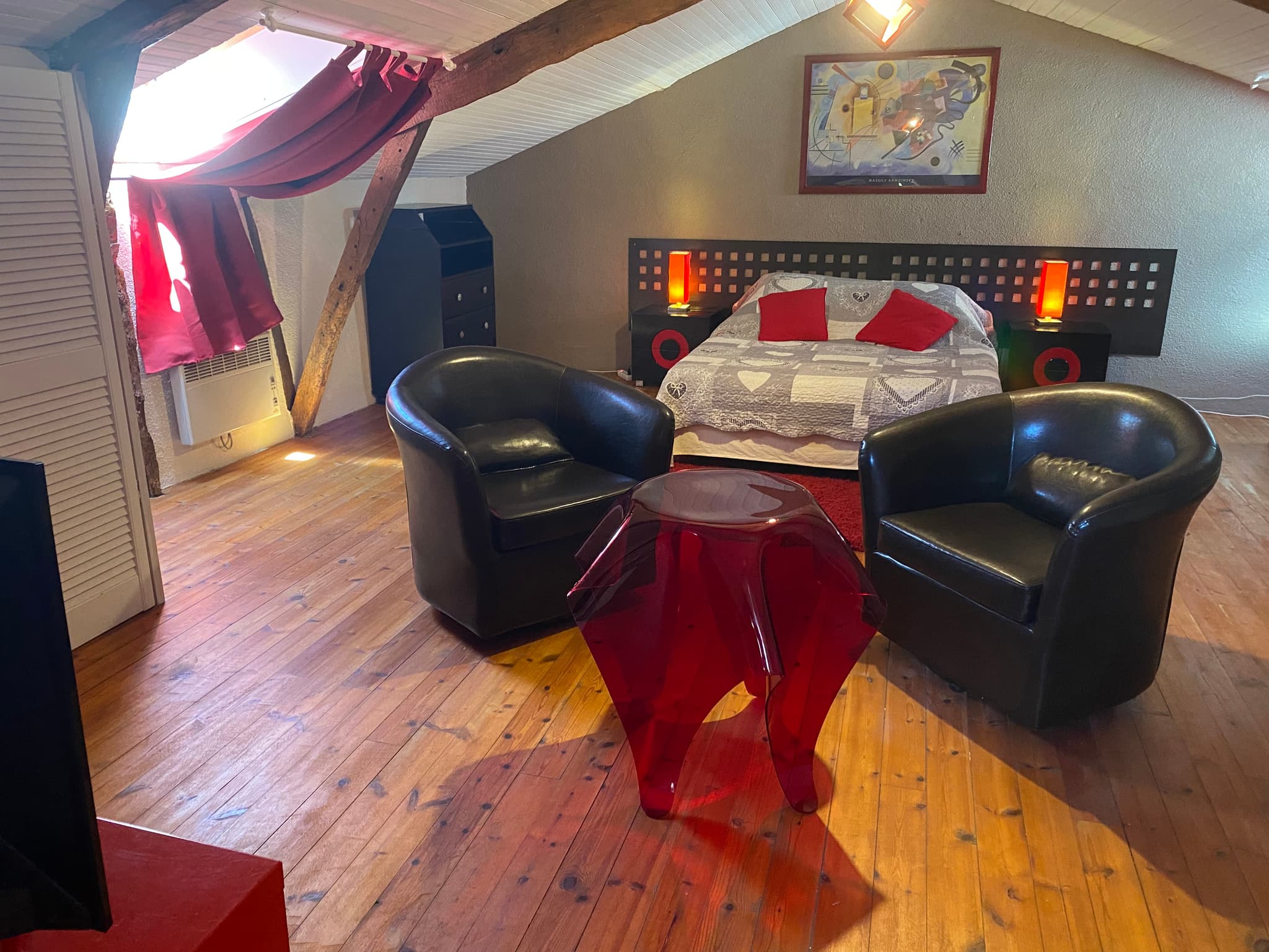 Gîte atypique 6/8 personnes avec piscine - Mas d'Huleya