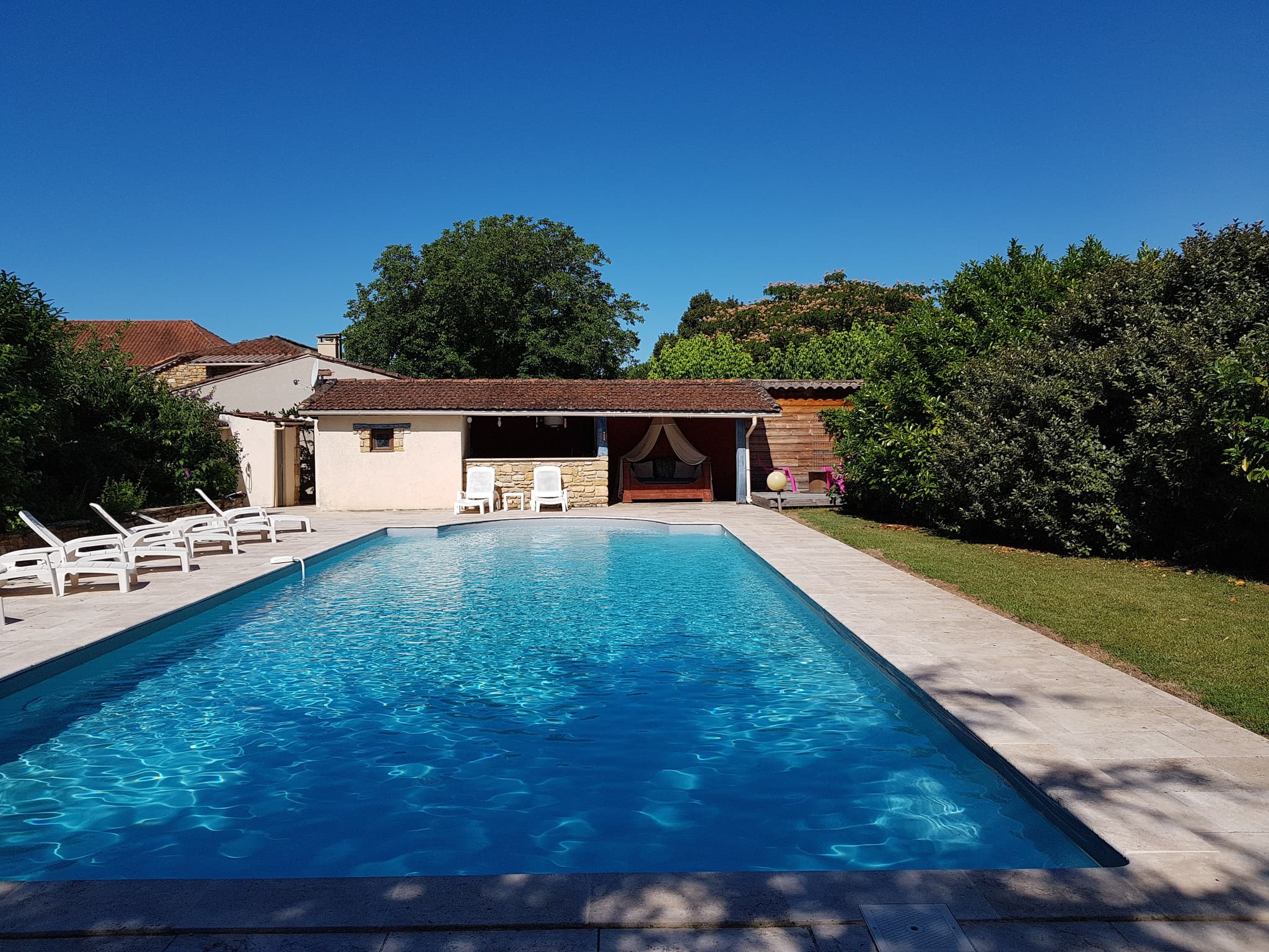 Piscine 14x7 privée au gîte, clôturée +alarme