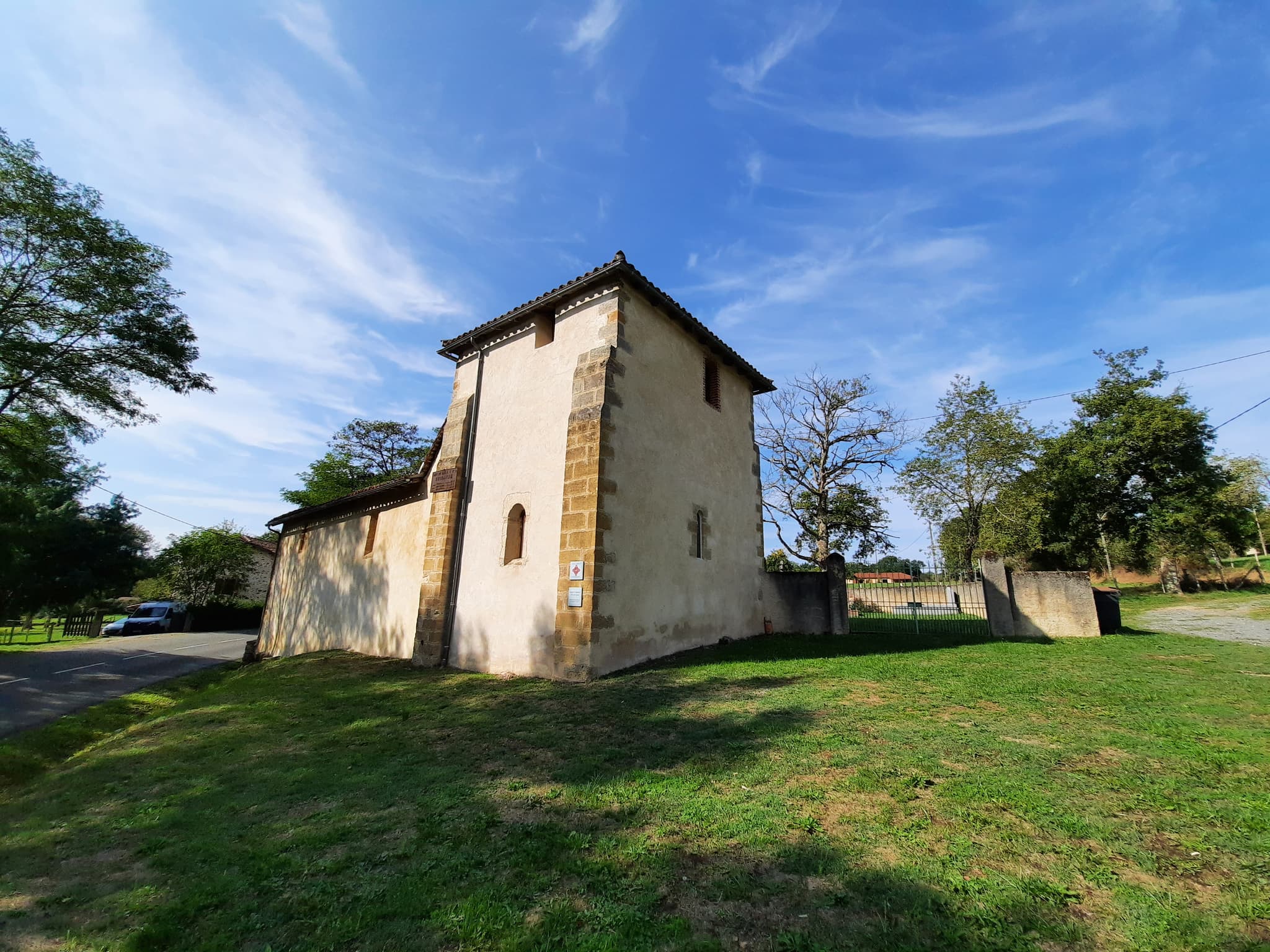 Halte et aire de pique-nique de l'église Ste Madeleine de Guirande