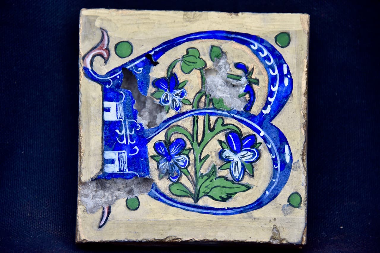 Exposition d'enluminures sur pierre de Serge Barlan