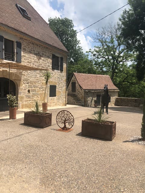 LES GRANGES DE BUFFAROL