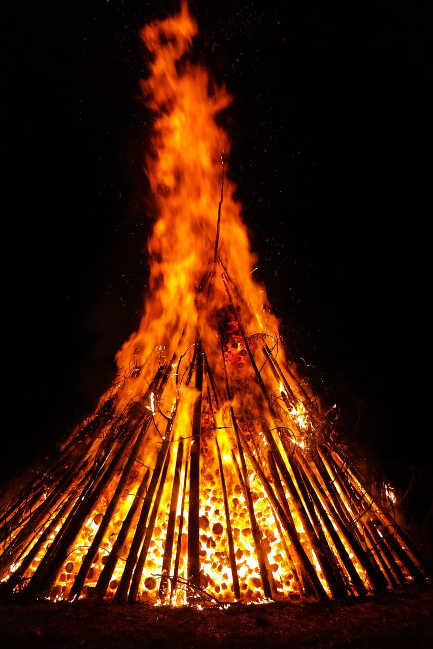 fire-142482_1280