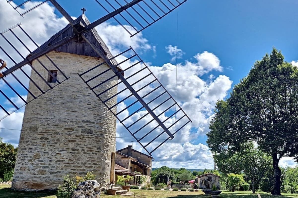 Les curies - le moulin de brunard - le moulin de face