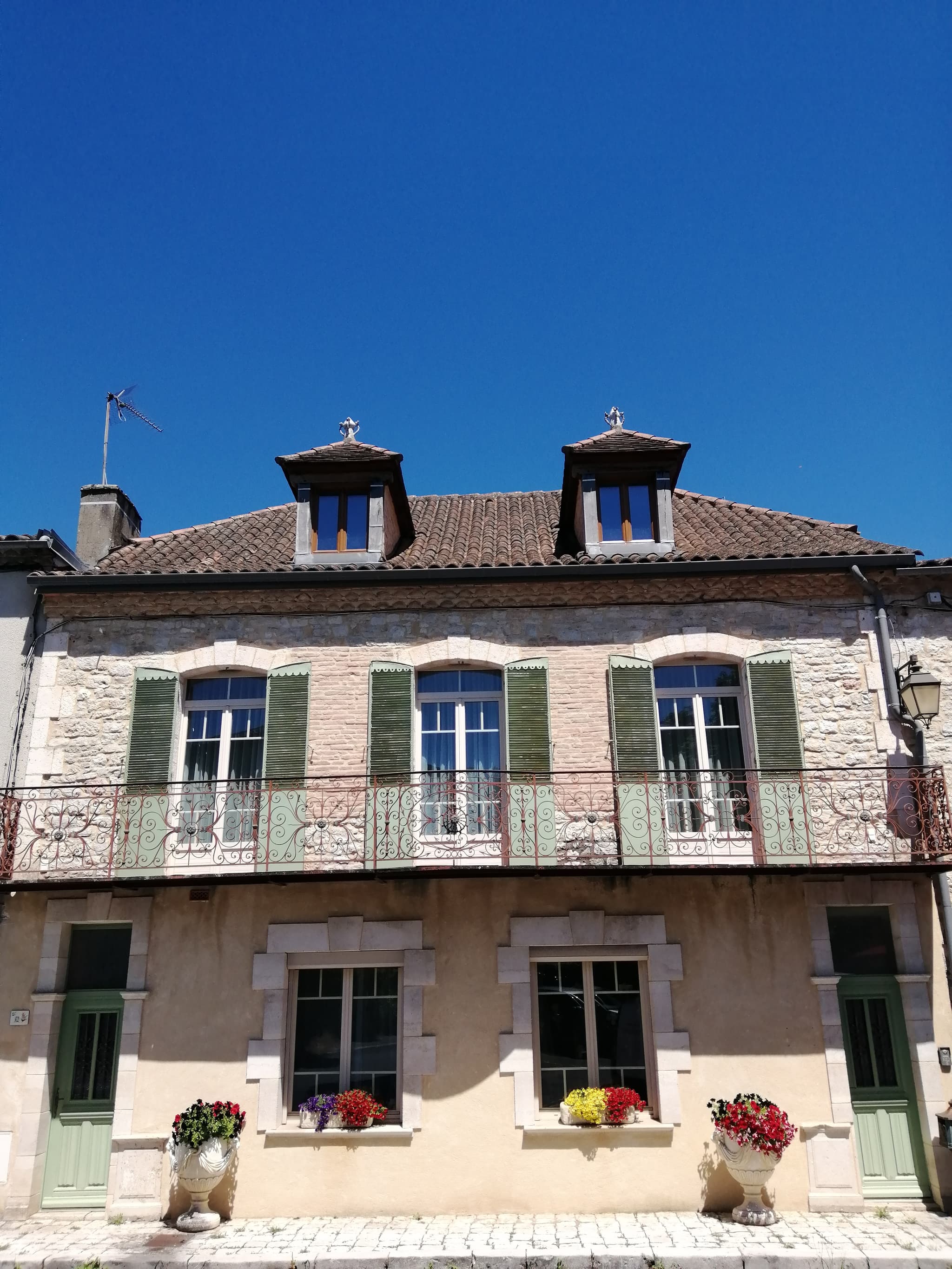maison vue de sur la place