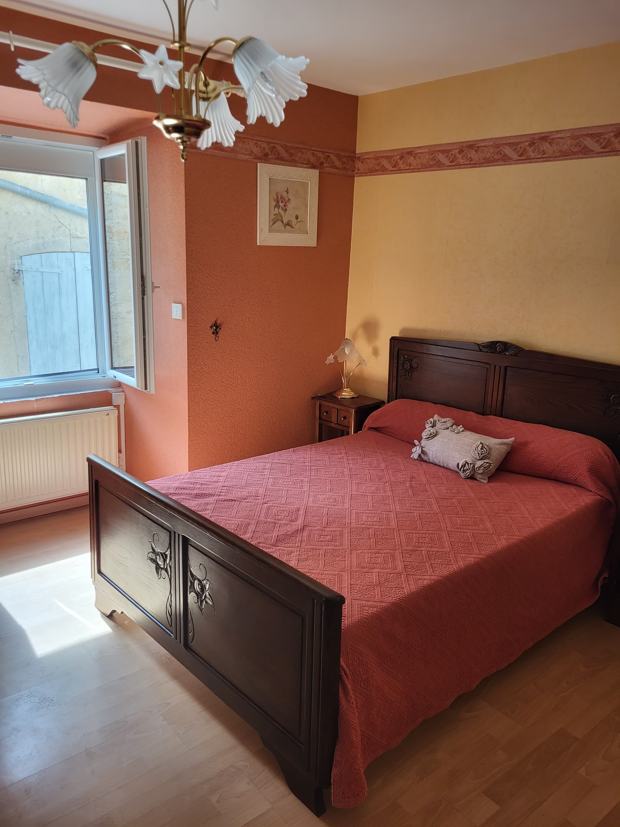 Chambre premier étage lit en 140