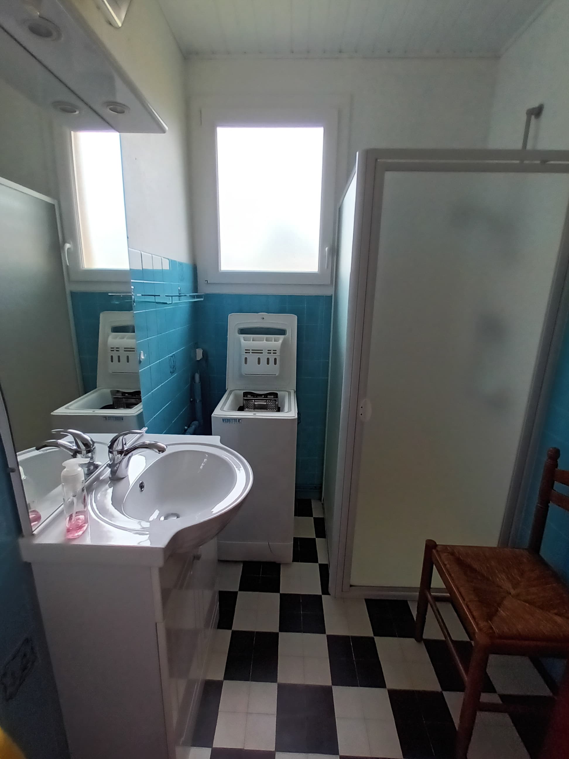 GITES Les Genêts - salle de douche