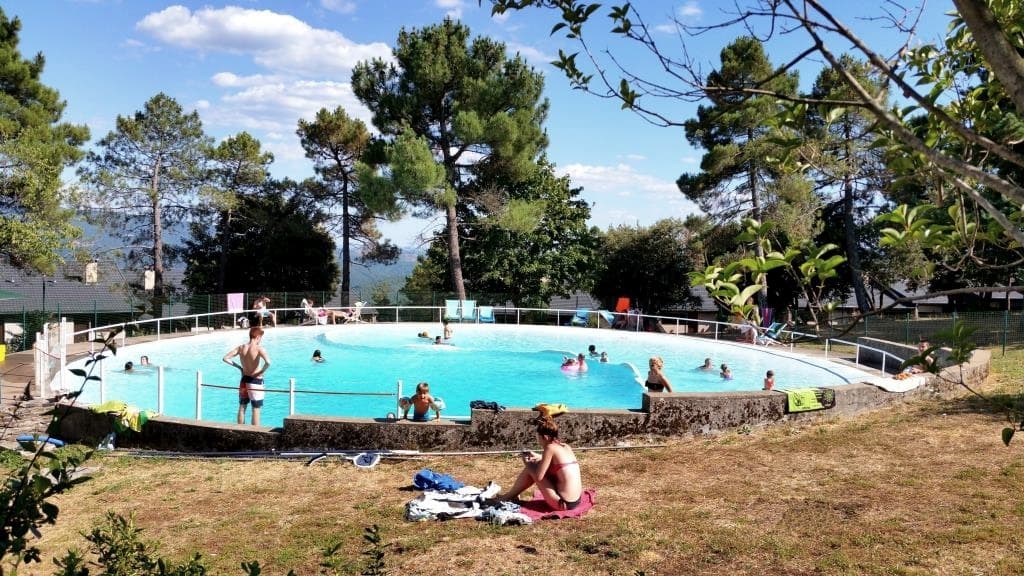 94-vacances-cevennes-revea-piscine-exterieure