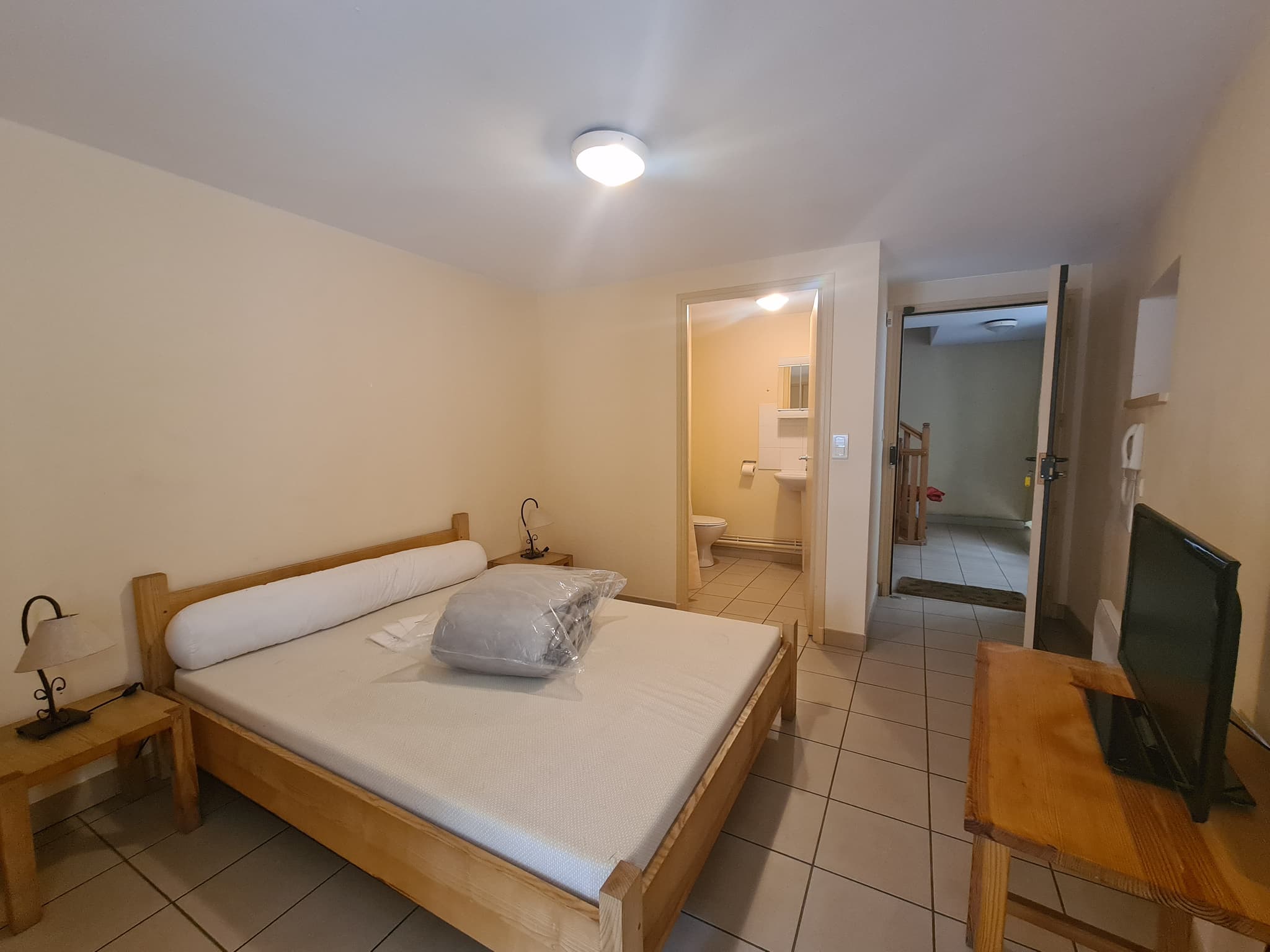 Gite_petit_tour_de_ville_studio_1er_etage (4)