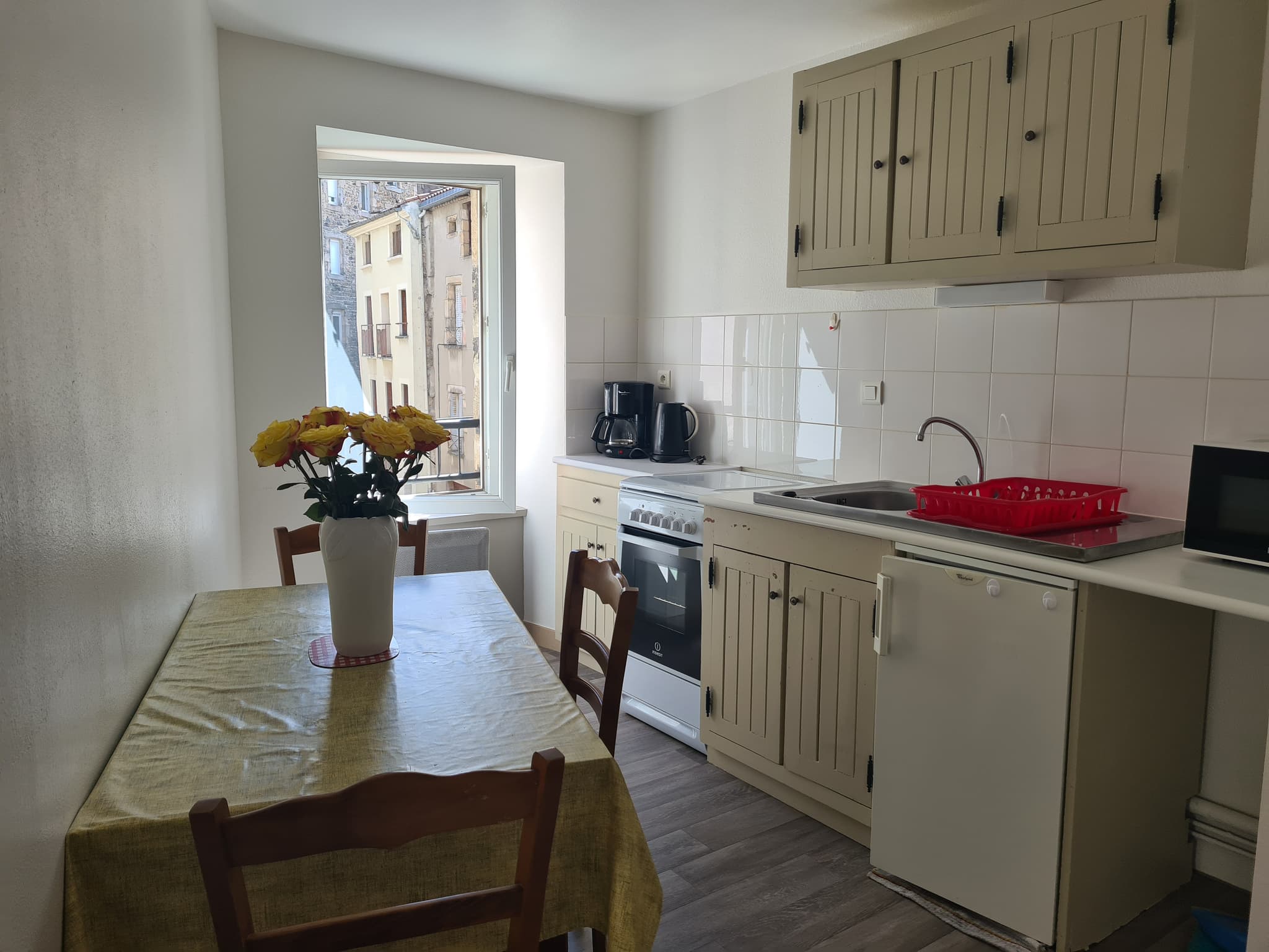 Gite_petit_tour_de_ville_studio_2eme_etage (2)