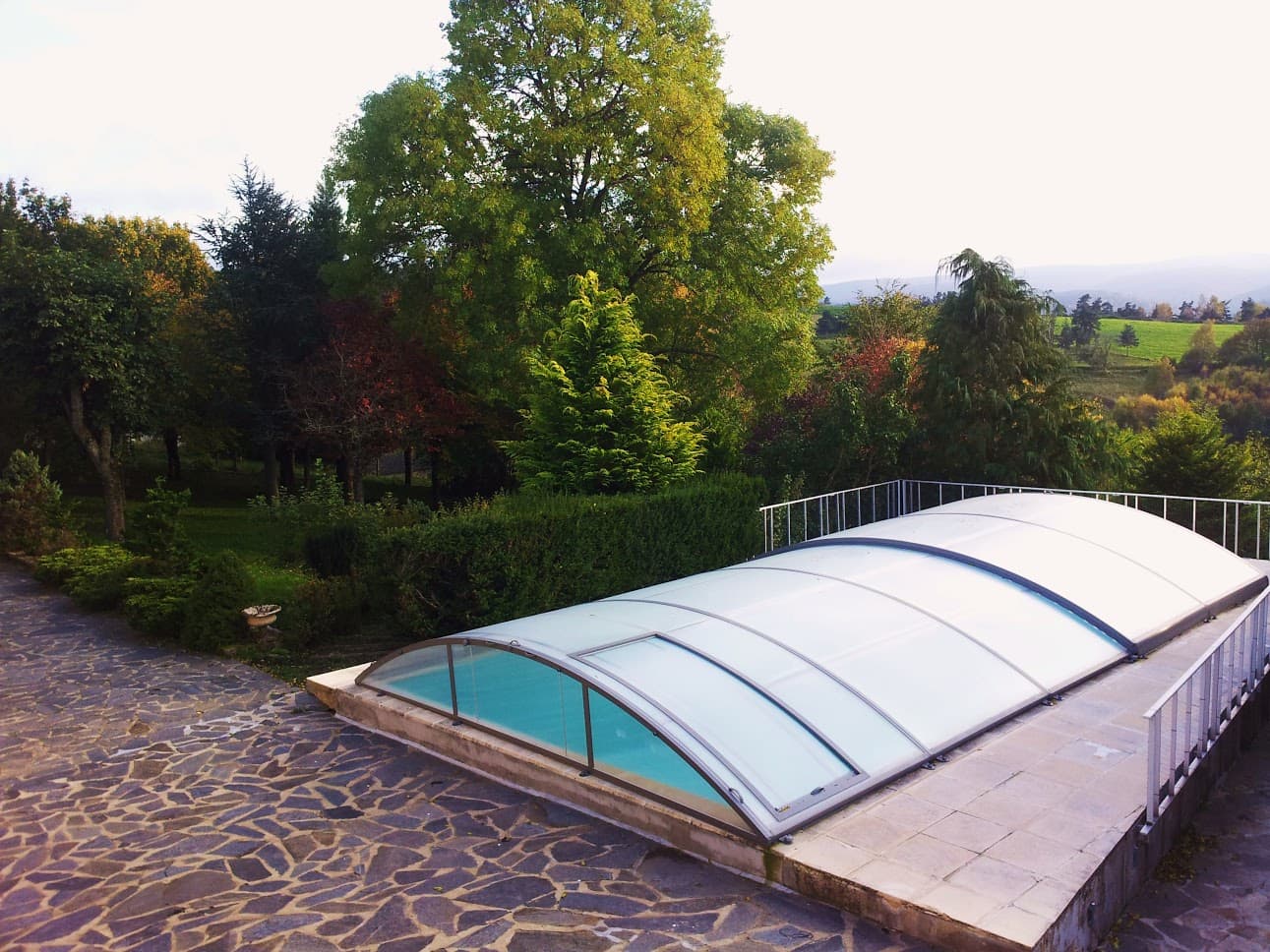 Piscine couverte "commune aux 2 gîtes"
