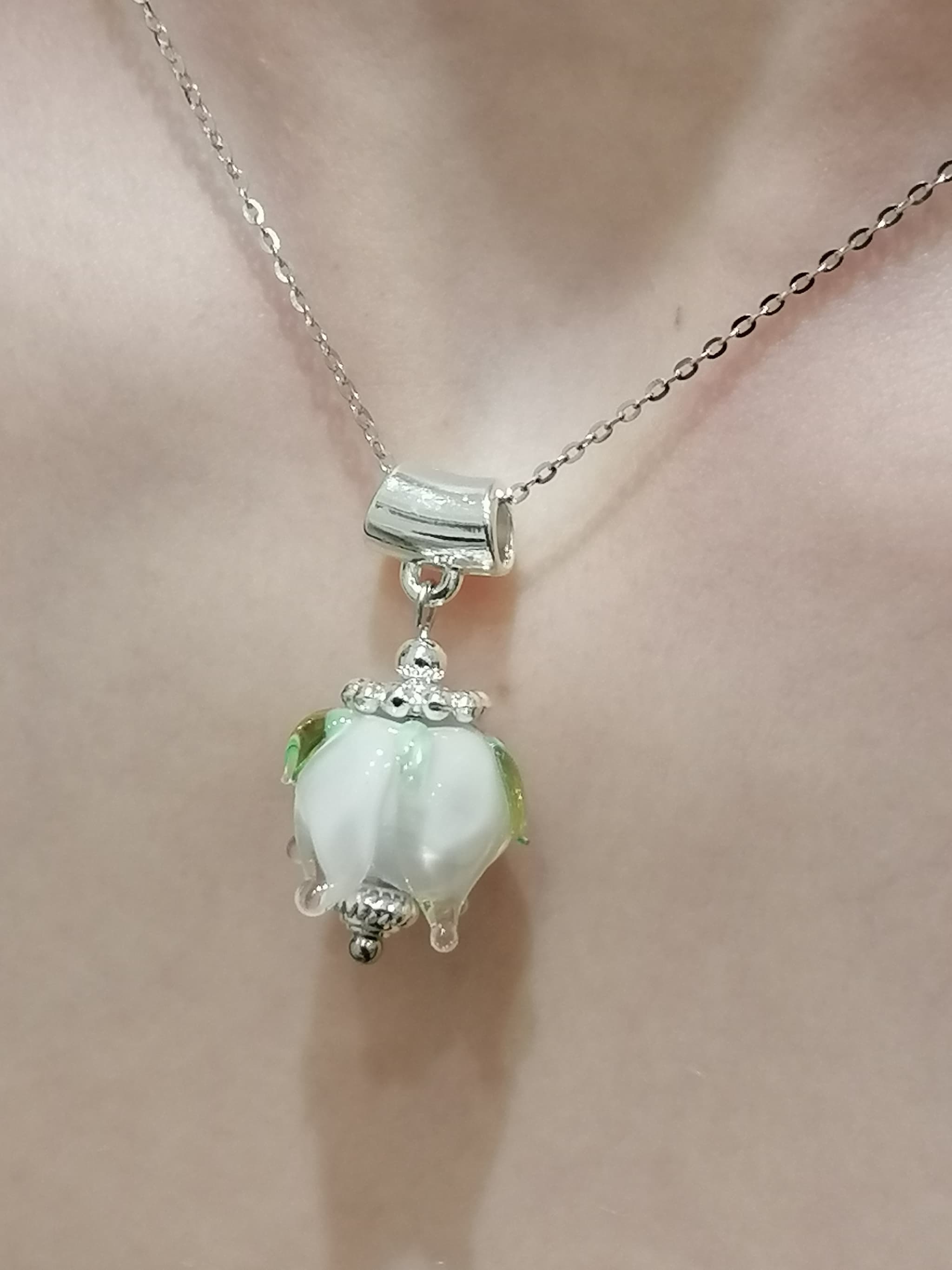 Pendentif "bouton de fleur"