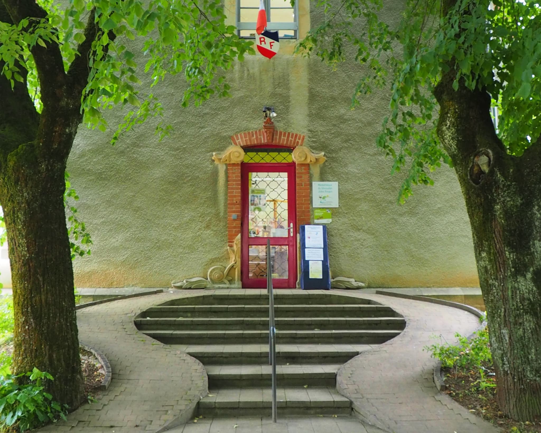 Médiathèque_entrée