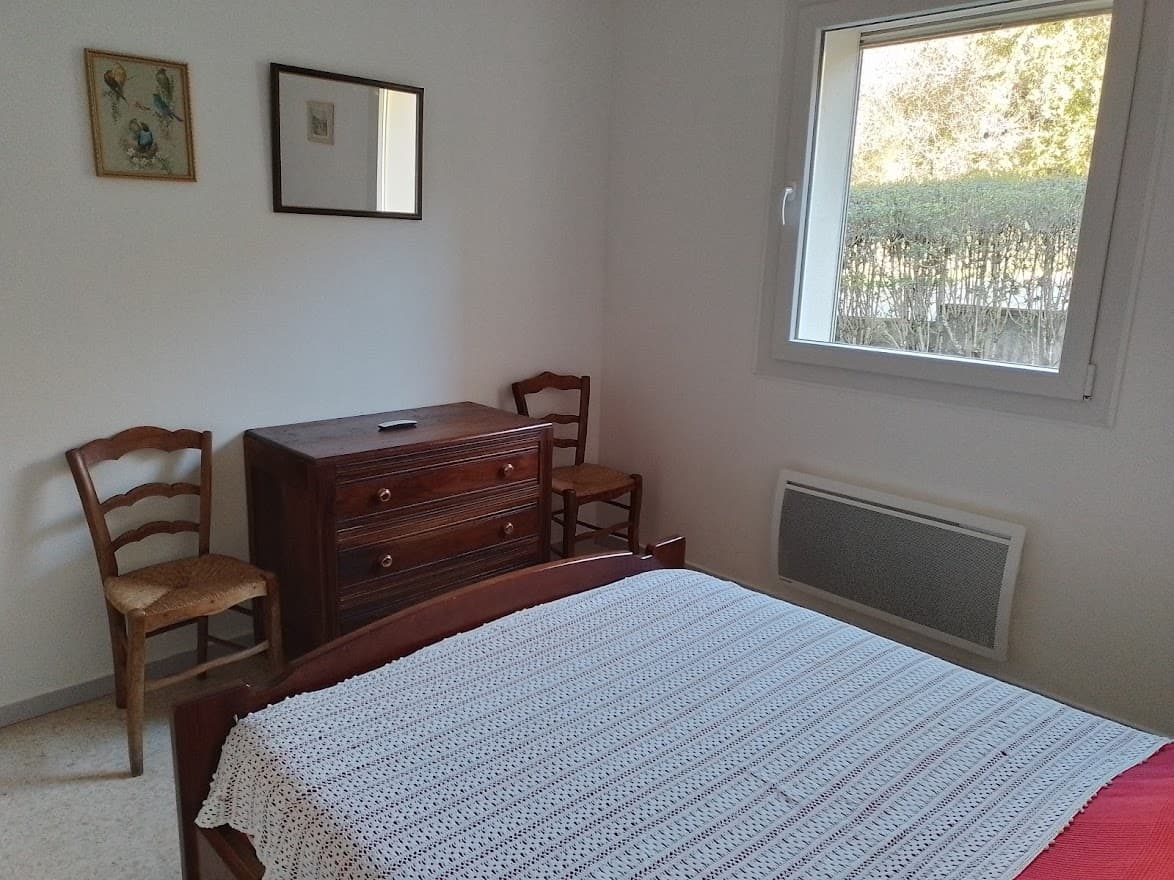 PETITE CHAMBRE