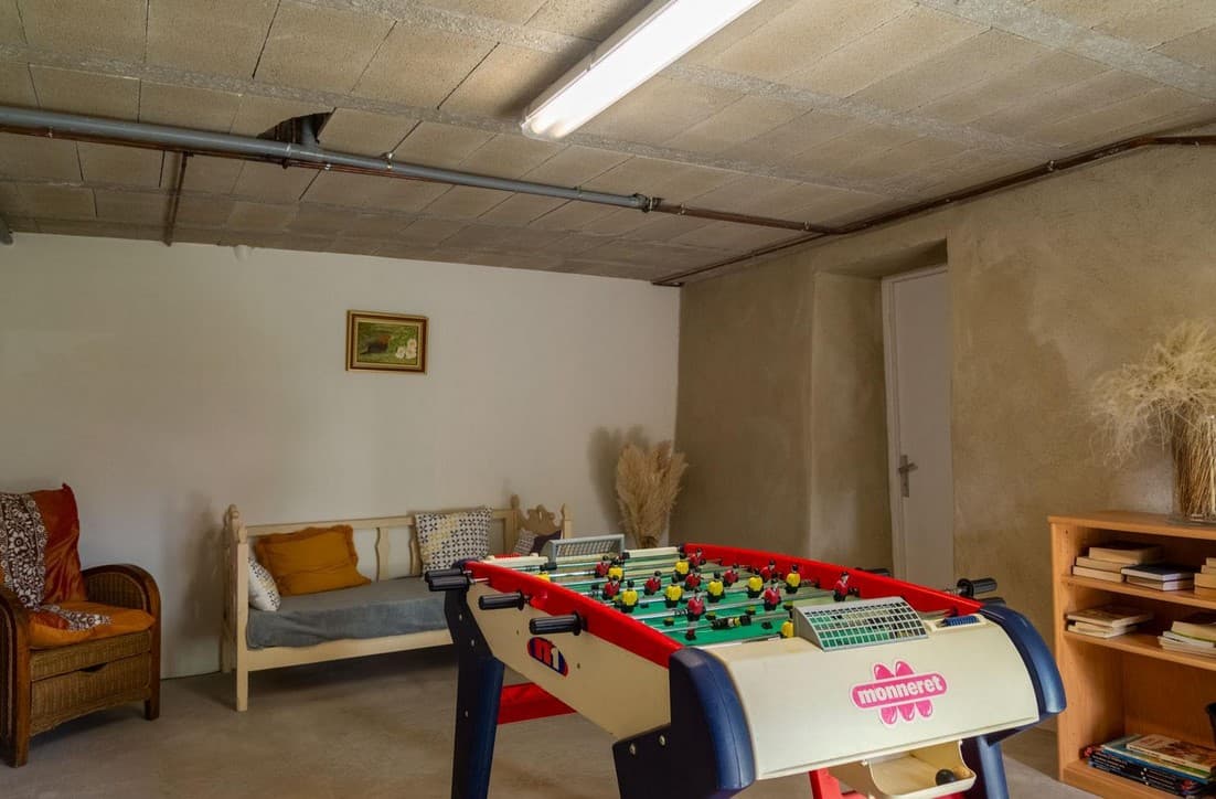 Salle détente - babyfoot, Gîte de la Vieille Ecole au Bruel, Gorges du Tarn
