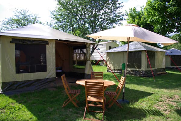 Camping*** La Cigale de l'Allier - location de tentes aménagées
