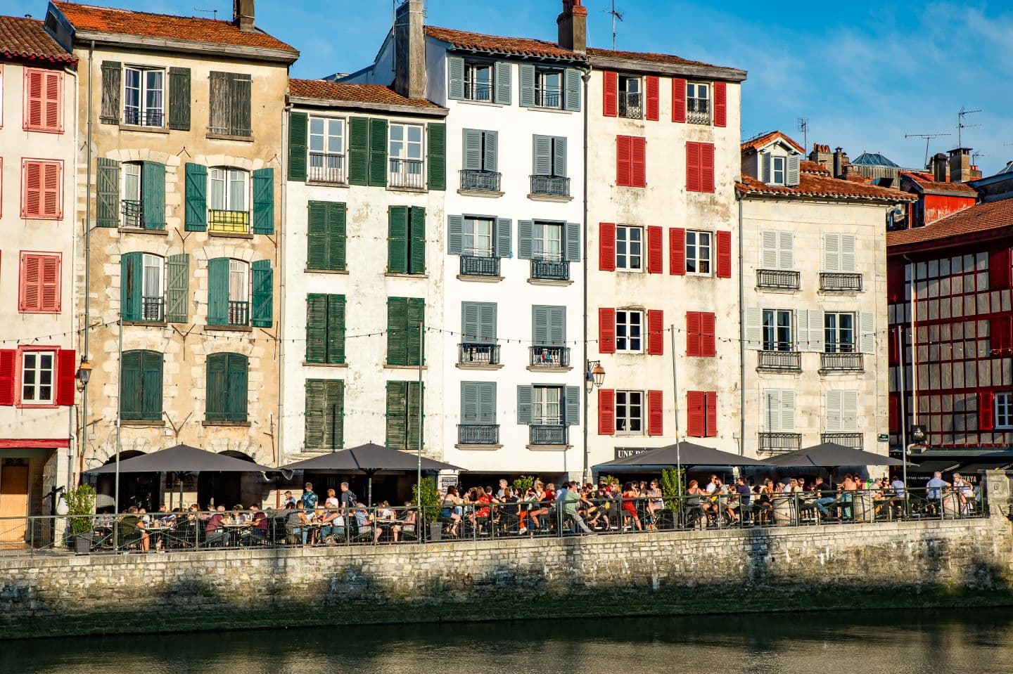 1 terrasses quais - OT Bayonne © Mathieu Prat