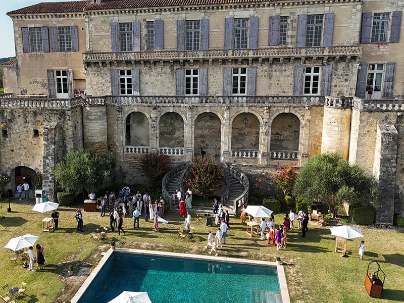 10 - L'esplanade sud © 2023 Château de Poudenas
