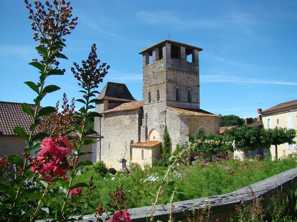 Périgord Inattendu - Village Fleuri Siorac de Ribérac