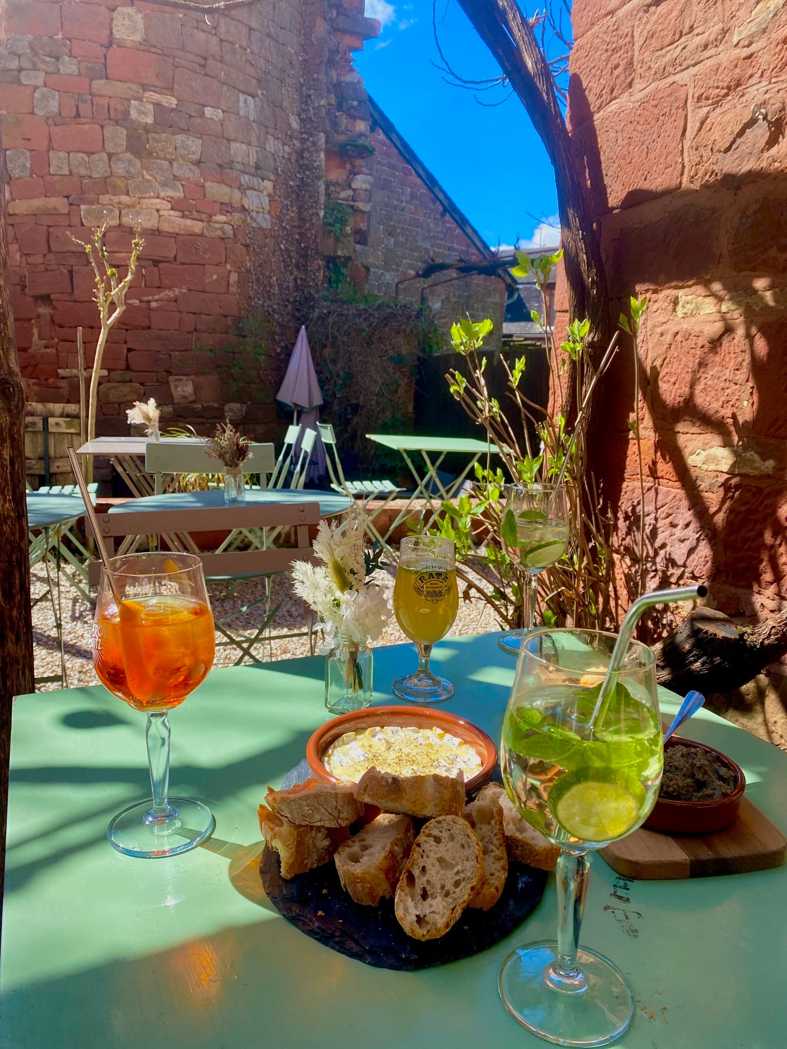 Terrasse apéro Au Petit Collonges_1