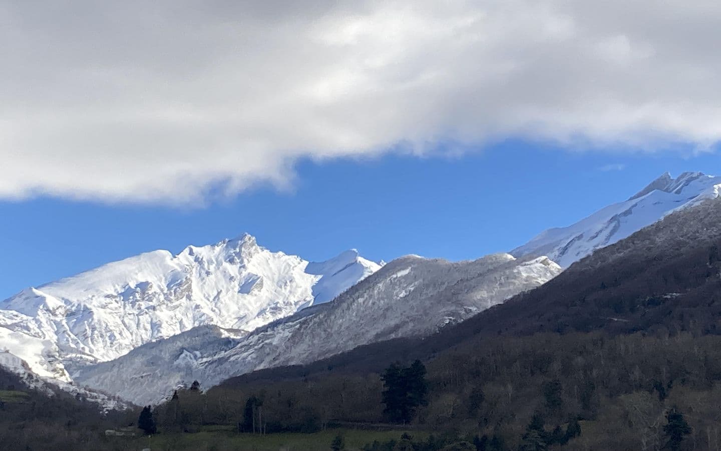 1440-gite-ger-vue-hiver