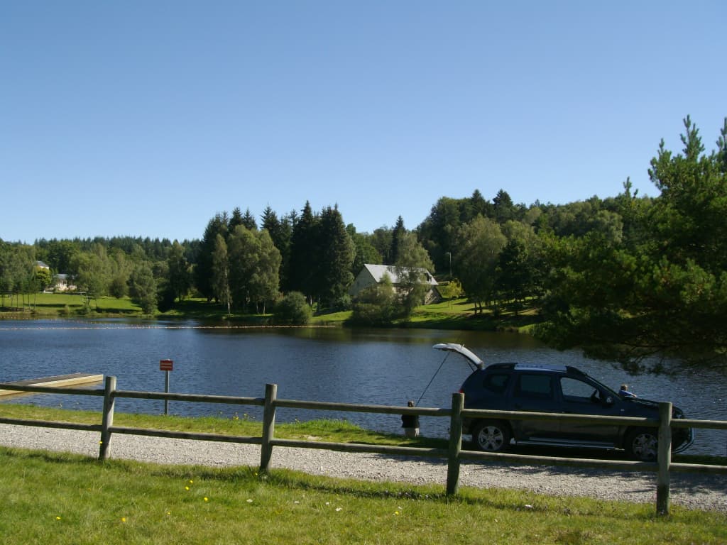 Aire d'accueil de camping-car du camping de Sornac_7