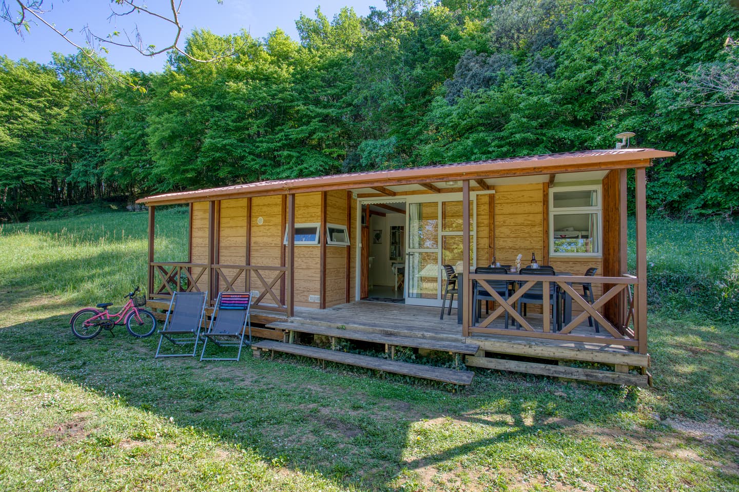 17 Chalet_confort_3_chambres_6_personnes_camping_a_la_ferme_la_roussie_sarlat (3)